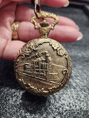 Vintage-Style Gold Train Pocket Watch - Men Accessories